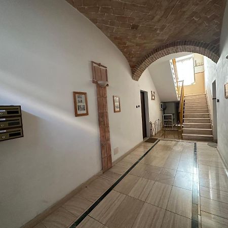 Casa Susanna - Delizioso Piano Terra, Centralissimo, Superservito, Tranquillo, Appena Fuori Ztl Parcheggio Libero Terni Extérieur photo